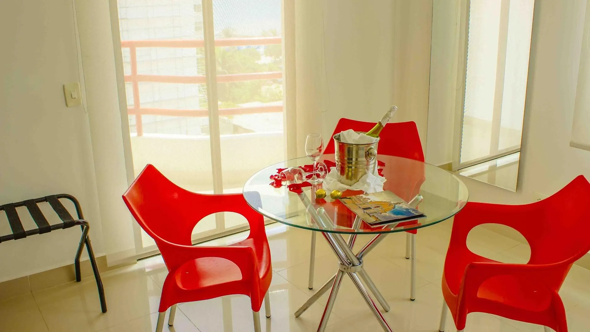 ***  Zalmedina Hotel Cartagena Colombia
